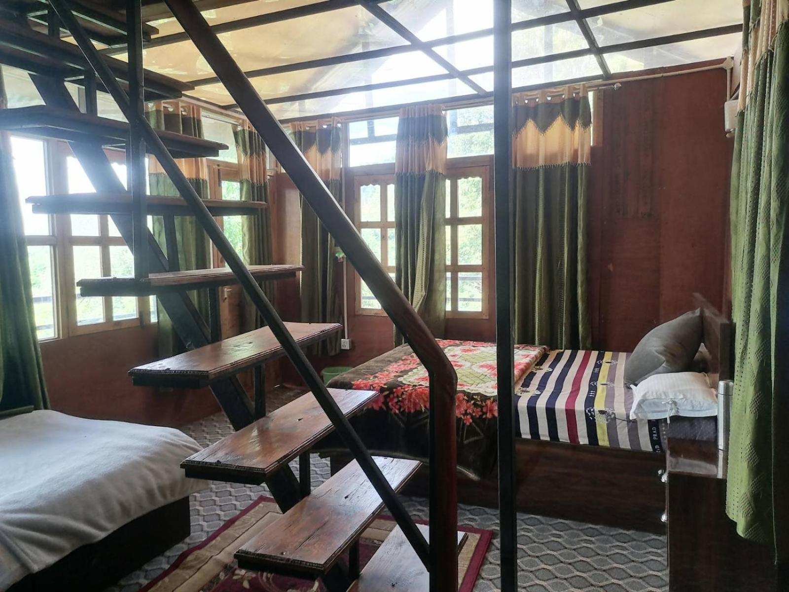 Jungle Crown Organic Homestay Nagarkot Exteriér fotografie